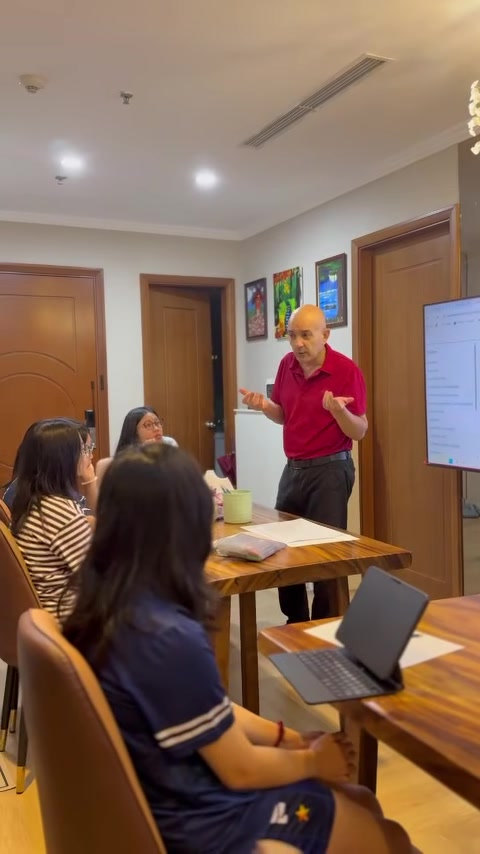 Buổi học kỹ năng nghiên cứu tại Hi-Rank